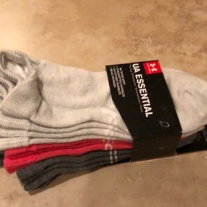 Underarmour essentials socks 6-pack NWT